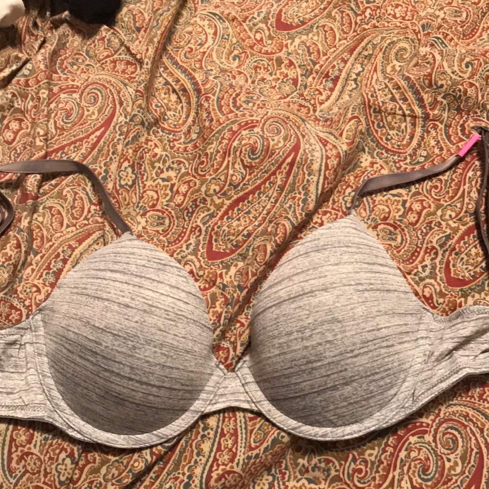 NWT VS PINK BRA 32C